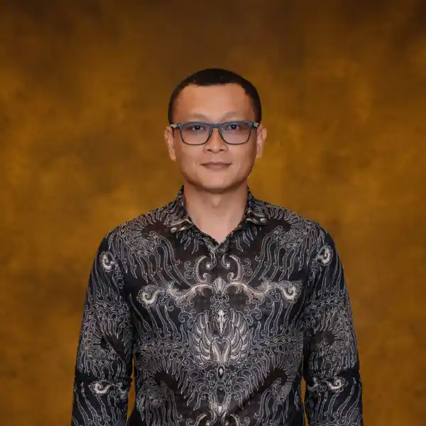 Pemimpin-Cabang-Pekanbaru-Irfan-Riadi.webp