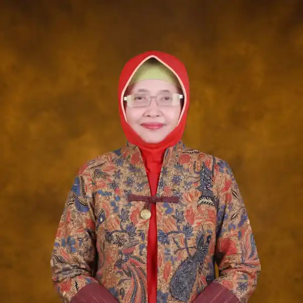 Pemimpin-Cabang-Surabaya-Dra.-Chalimatus-Sakdiyah-Ak.-MAPPI-Cert.webp